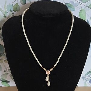 Elegant 1928 Pearl Necklace with Gold Accents